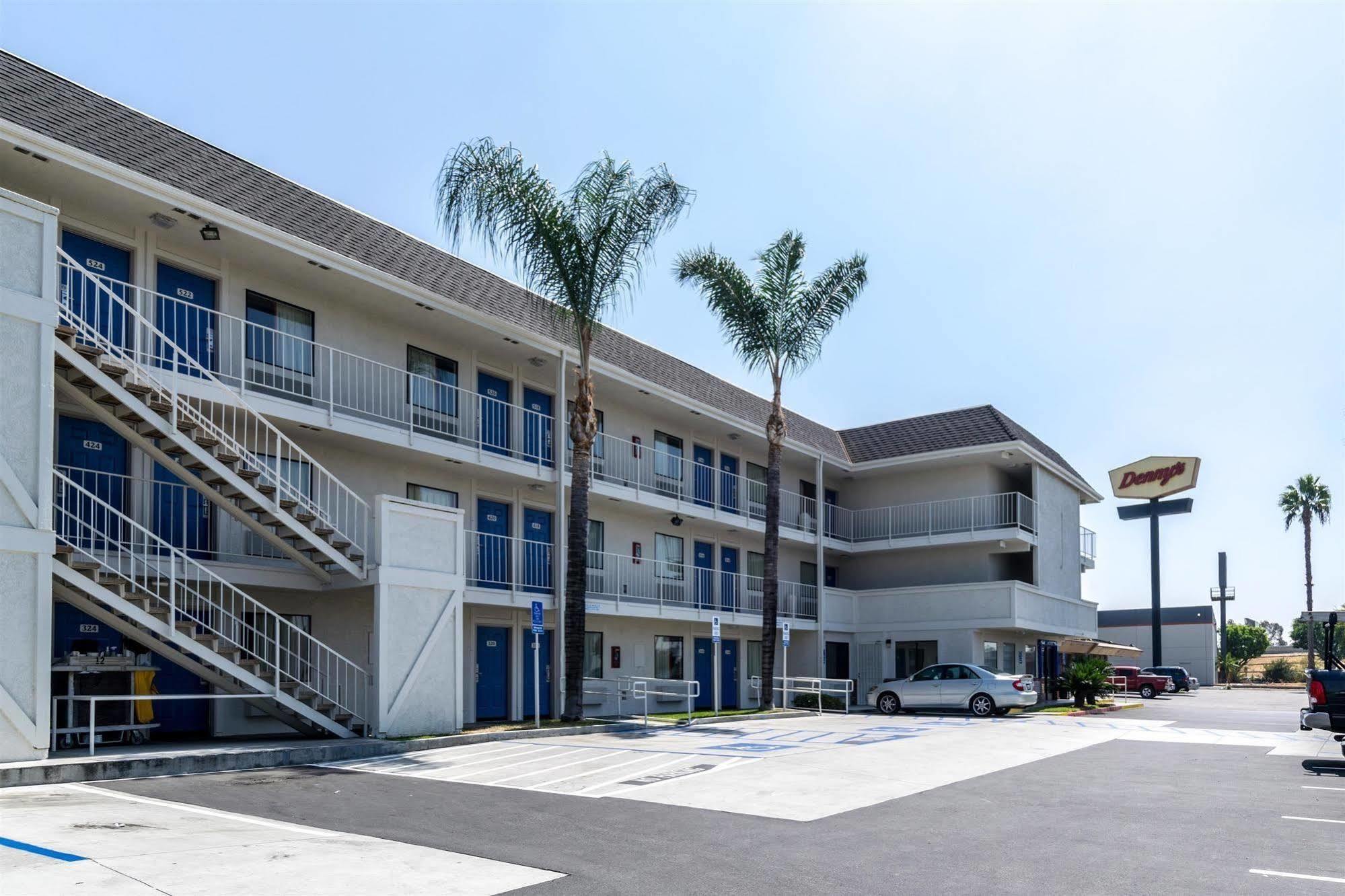 Motel 6-Anaheim, Ca - Fullerton East מראה חיצוני תמונה