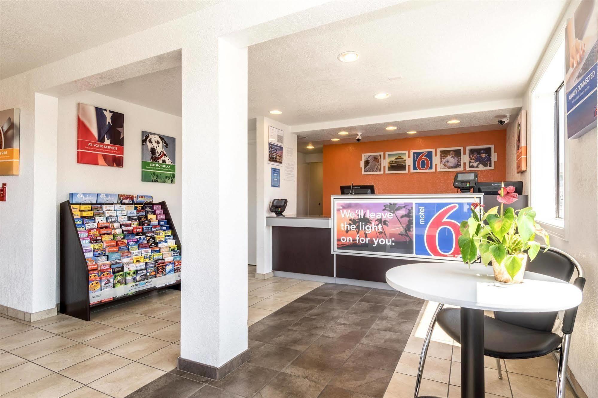 Motel 6-Anaheim, Ca - Fullerton East מראה חיצוני תמונה