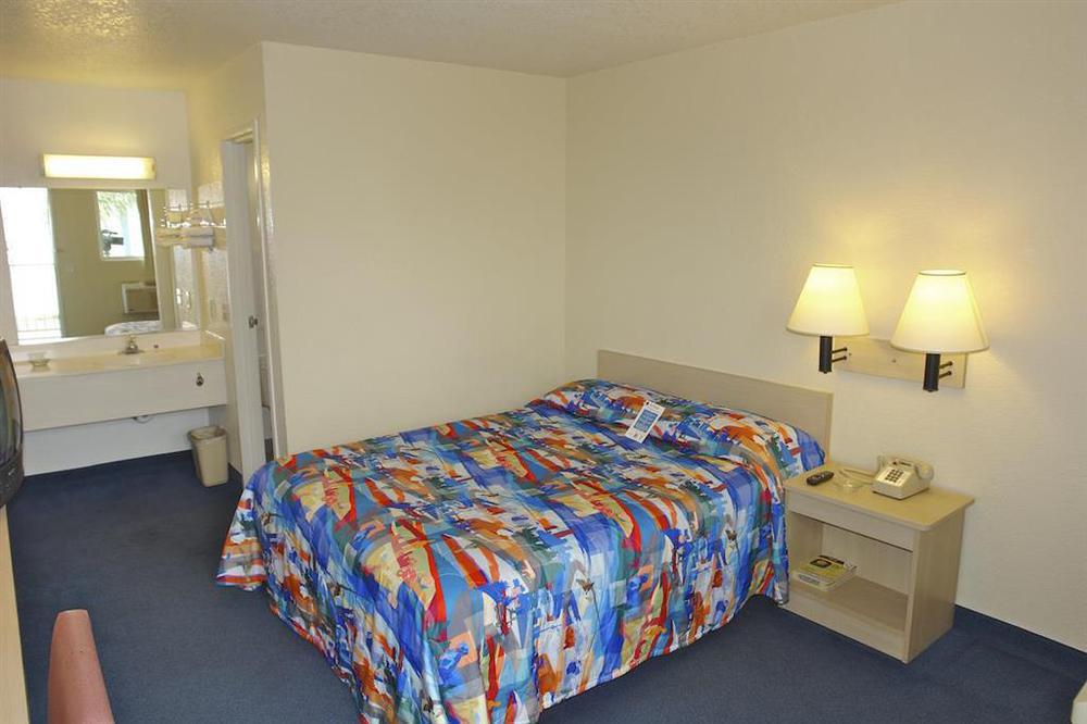 Motel 6-Anaheim, Ca - Fullerton East חדר תמונה