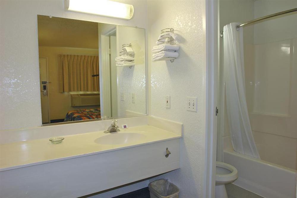 Motel 6-Anaheim, Ca - Fullerton East חדר תמונה