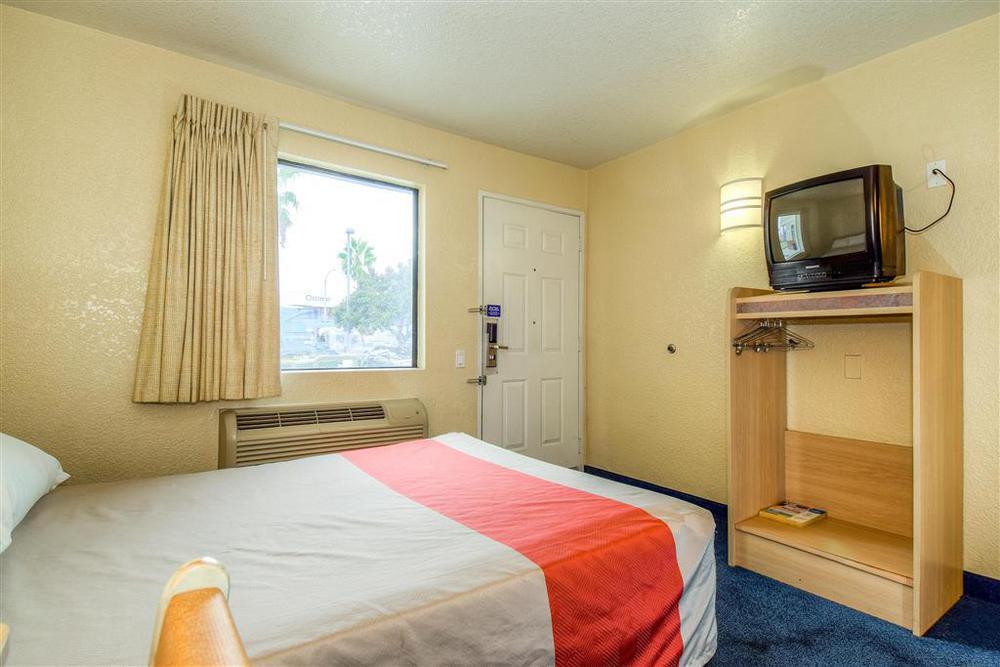 Motel 6-Anaheim, Ca - Fullerton East חדר תמונה